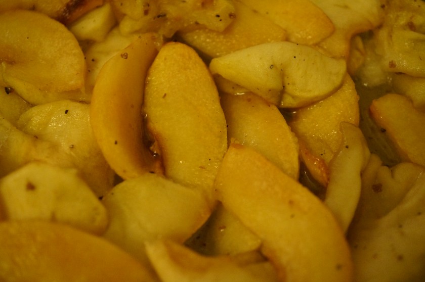 Cooked apple and quince